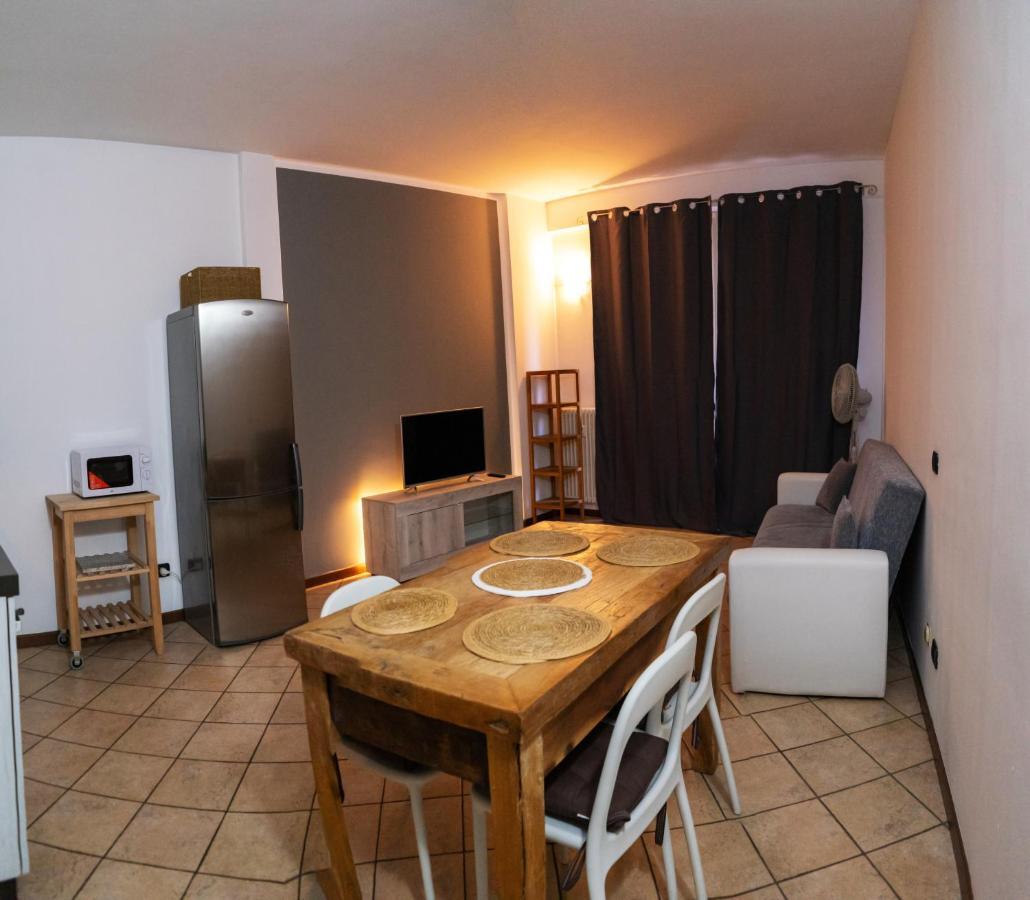 Apartamento La Casa Di Ale Lecco Exterior foto