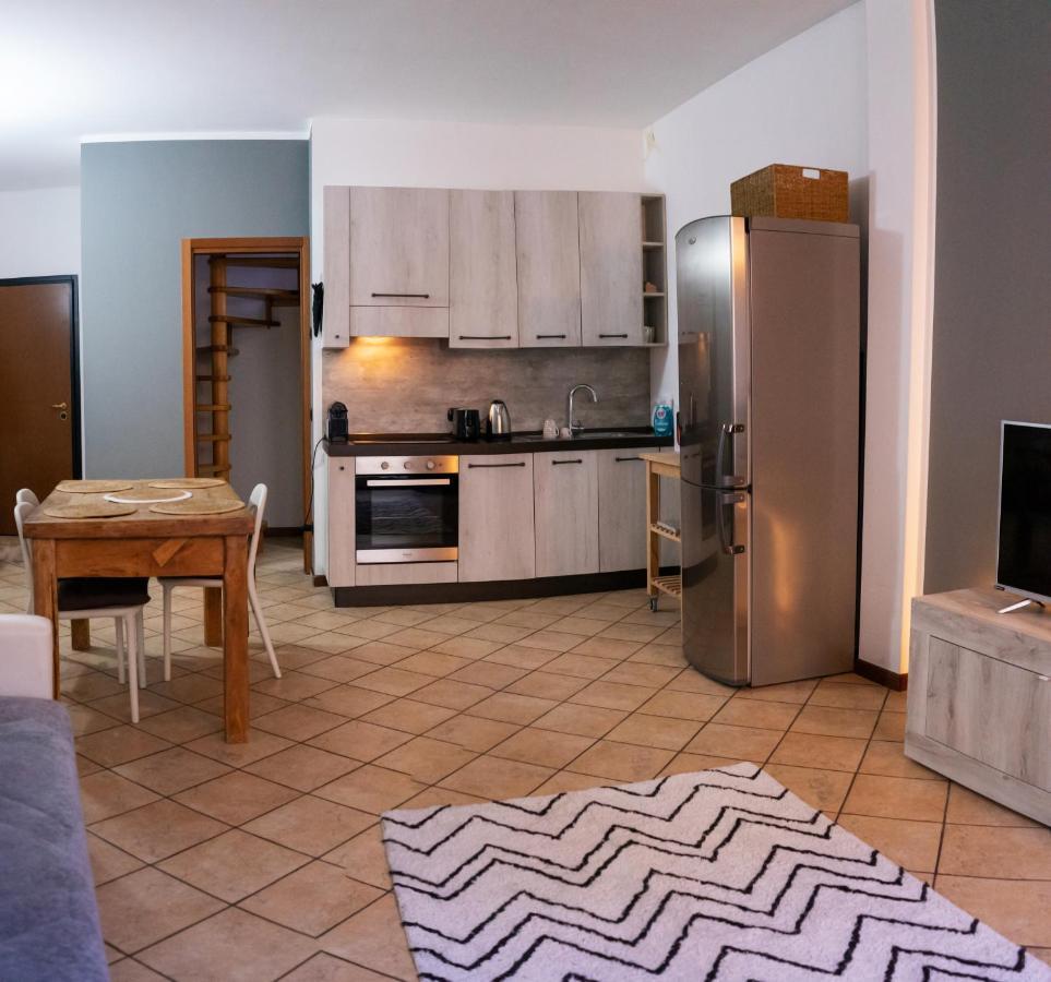 Apartamento La Casa Di Ale Lecco Exterior foto