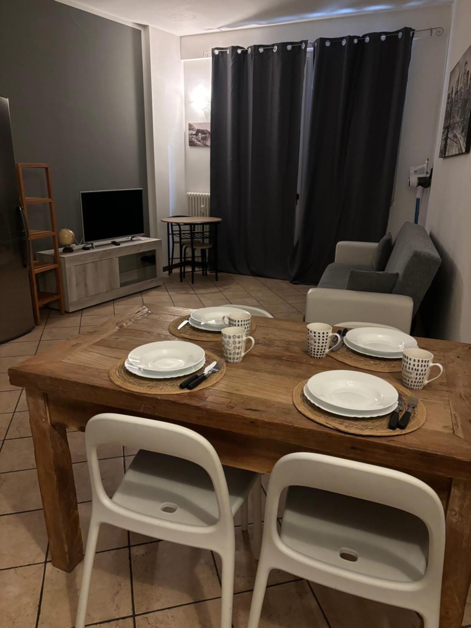 Apartamento La Casa Di Ale Lecco Exterior foto